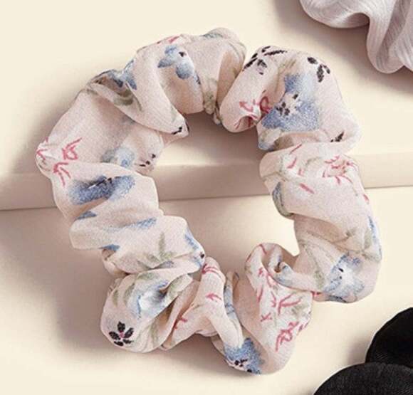 Floral Scrunchie Set of 3 - Picture 4 of 5